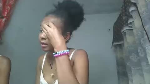 ornellahhh online show from October 2025 04:06:02 PM