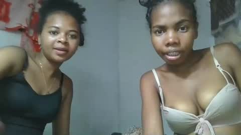 ornellahhh online show from October 2025 07:04:02 PM