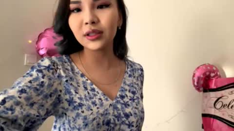 Angel online show from October 2025 11:03:01 PM