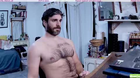 Snapshot of osito_blanco chatting on May 2026 09:34:02 PM Osito Blanco online show from May 2026 09:34:02 PM