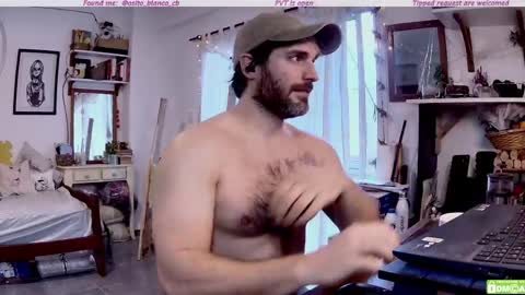 Snapshot of osito_blanco chatting on June 2026 08:20:02 PM Osito Blanco online show from June 2026 08:20:02 PM