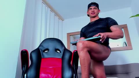 Snapshot of oskar_ford21 chatting on March 2025 04:20:01 PM Oskar Ford NEW ACCOUNT online show from March 2025 04:20:01 PM