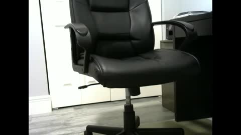 Ossi online show from December 2024 11:21:01 PM