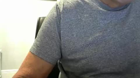 Ossi online show from October 2025 09:59:01 PM