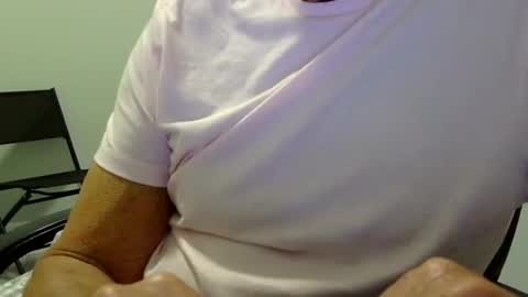 Snapshot of ossibottom chatting on May 2026 02:20:02 AM Ossi online show from May 2026 02:20:02 AM