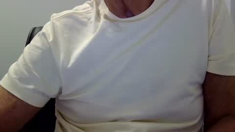 Snapshot of ossibottom chatting on June 2026 01:51:02 AM Ossi online show from June 2026 01:51:02 AM