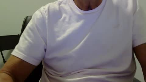 Snapshot of ossibottom chatting on June 2026 01:25:01 AM Ossi online show from June 2026 01:25:01 AM