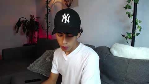 ostin 18hot online show from December 2024 01:28:01 AM