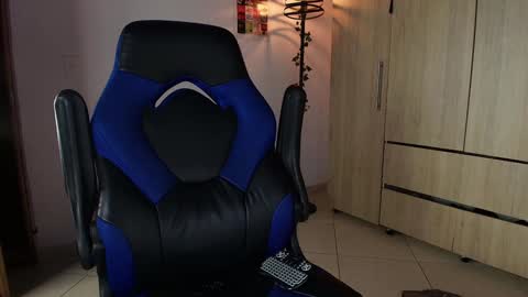 ostin 18hot online show from January 2025 04:49:01 AM