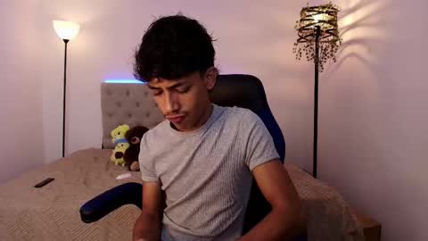 ostin 18hot online show from October 2025 10:52:02 PM