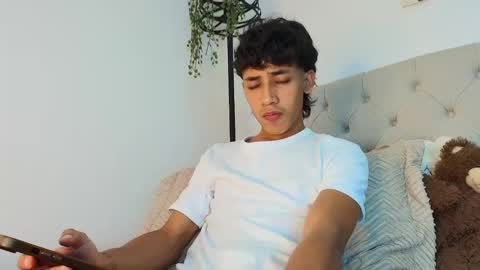 ostin 18hot online show from February 2026 04:29:01 AM