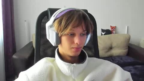 Ostin online show from September 2025 05:23:01 AM