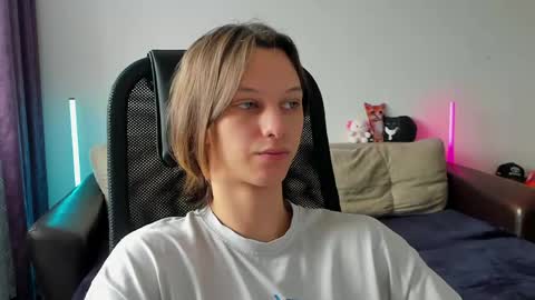 Snapshot of ostin_meoww chatting on May 2026 05:24:01 AM Ostin online show from May 2026 05:24:01 AM