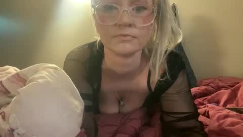 Snapshot of outback_goddess_ chatting on May 2026 12:35:01 PM outback_goddess_ online show from May 2026 12:35:01 PM