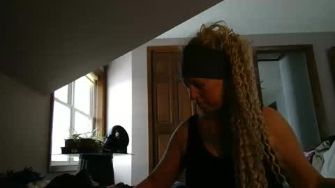 Snapshot of outdoorchicprivate chatting on February 2026 02:21:02 PM JJ online show from February 2026 02:21:02 PM