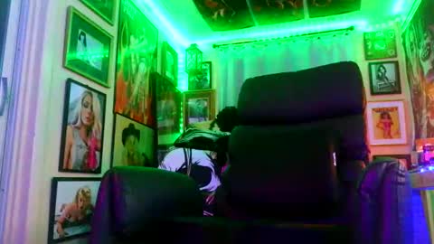 outlaw304 online show from May 2026 03:02:01 AM