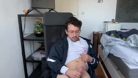 ovidius96 online show from December 2025 10:35:01 AM