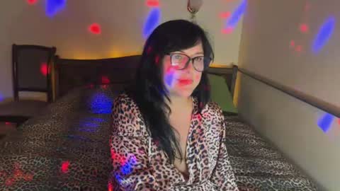 OxiXLove online show from July 2026 09:09:02 PM