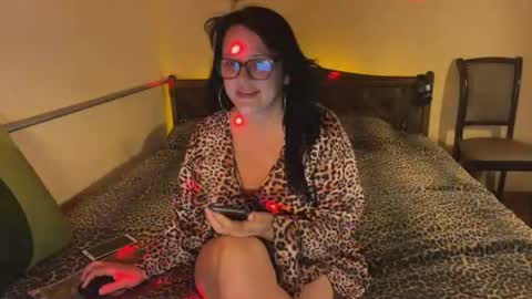 OxiXLove online show from August 2026 09:50:01 PM