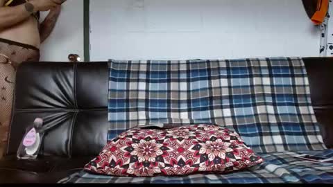 Jeannifer online show from September 2025 08:43:02 PM