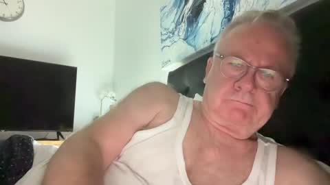 ozhairybearxxxx online show from December 2024 11:46:01 AM