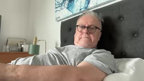 ozhairybearxxxx online show from November 2025 02:21:01 AM