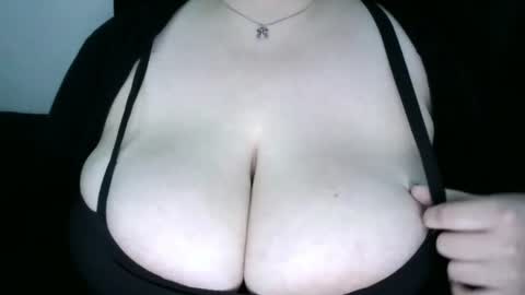 Snapshot of p00fball chatting on July 2026 12:31:01 PM p00f online show from July 2026 12:31:01 PM