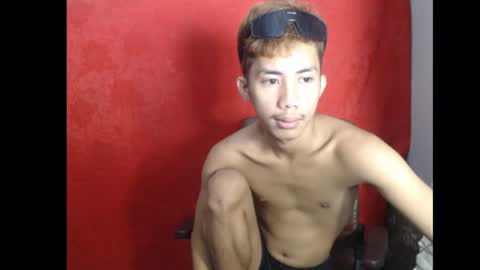 Snapshot of p1noytwink_xel chatting on May 2026 11:52:02 AM p1noytwink_xel online show from May 2026 11:52:02 AM