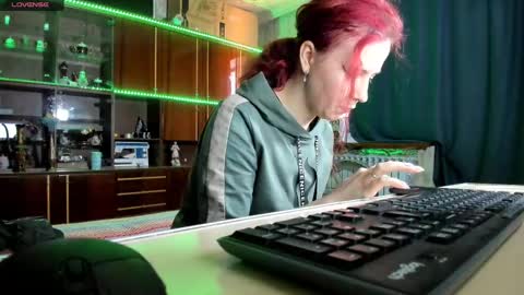 Ella online show from March 2025 10:45:02 AM