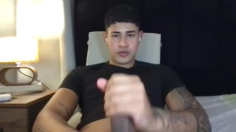 Javi    online show from January 2025 05:51:02 AM