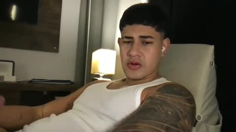 Javi    online show from January 2025 04:49:01 AM