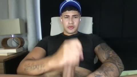 Javi    online show from January 2025 03:40:02 AM