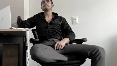 Snapshot of pablo_rincon95 chatting on January 2025 07:13:02 PM pablo rincon95 online show from January 2025 07:13:02 PM