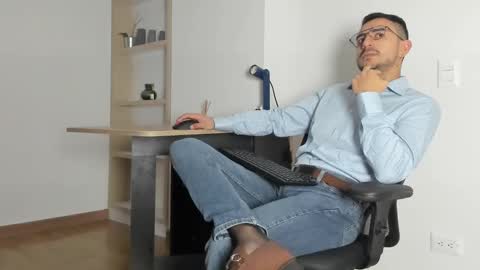 Snapshot of pablo_rincon95 chatting on March 2025 12:22:01 PM pablo rincon95 online show from March 2025 12:22:01 PM