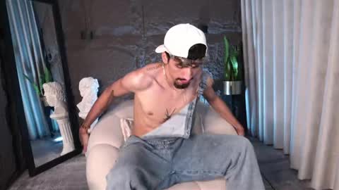 Snapshot of pablo_russoo chatting on April 2026 05:08:01 AM pablo online show from April 2026 05:08:01 AM