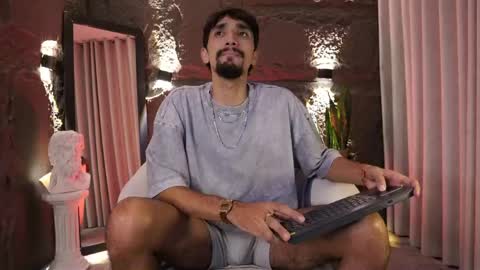 Snapshot of pablo_russoo chatting on May 2026 06:30:01 AM pablo online show from May 2026 06:30:01 AM