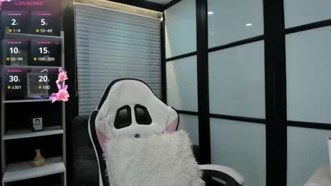 Paige online show from January 2025 11:39:02 PM