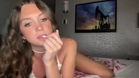 Paisley online show from October 2025 10:51:02 PM