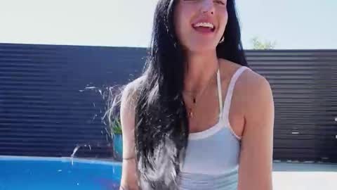 Holly  online show from September 2025 11:15:02 PM