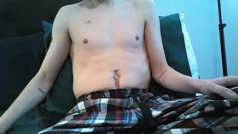 Snapshot of pale_atom chatting on January 2025 02:31:01 PM Atom online show from January 2025 02:31:01 PM