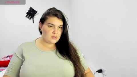 Mia online show from January 2025 02:01:01 AM