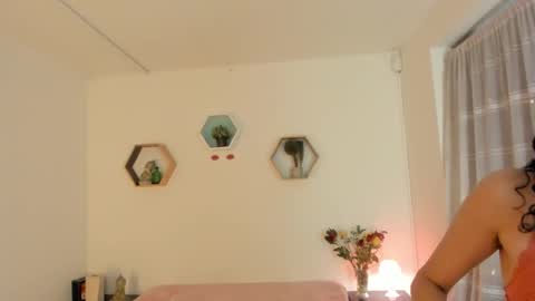 Paloma  online show from February 2026 09:00:01 PM