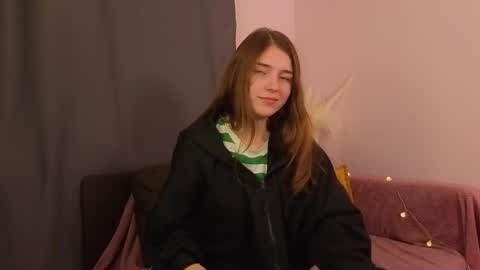 daniella online show from November 2025 07:45:01 PM