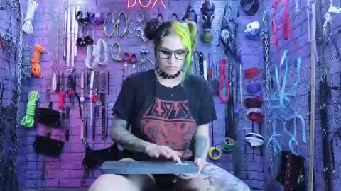 PandoraNez online show from February 2025 05:09:01 AM