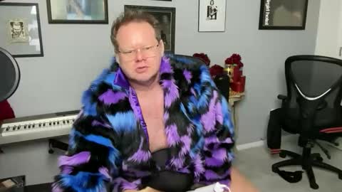 PantyhoseKing online show from November 2025 01:14:02 PM