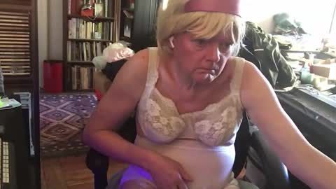 Pantyvioletlace online show from April 2026 09:15:02 PM