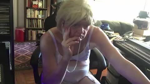 Snapshot of pantyvloletlace chatting on May 2026 09:19:01 PM Pantyvioletlace online show from May 2026 09:19:01 PM