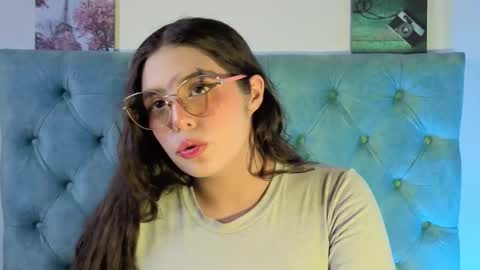 Paola Lyon online show from September 2025 06:55:01 PM