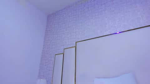 Paola  online show from November 2025 11:33:02 AM