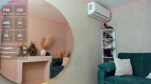 paolarey_ online show from February 2025 02:32:01 PM